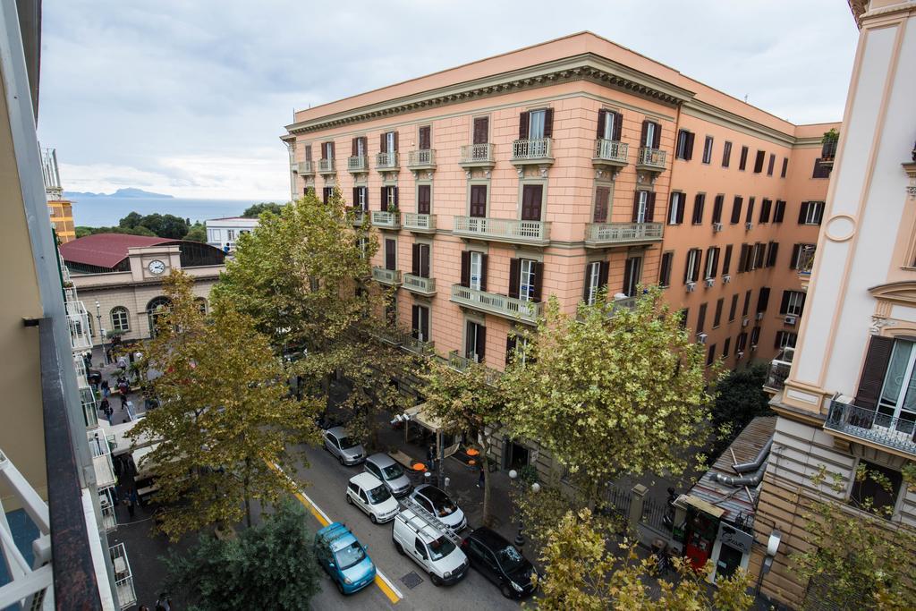 Bed and Breakfast Bernini 20 Neapel Exterior foto